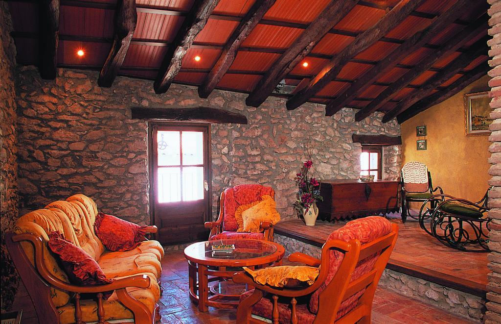 קרייסל Hotel Restaurante La Masieta מראה חיצוני תמונה